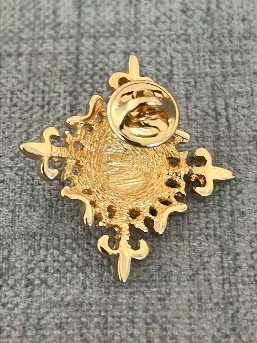 Vintage Christian Dior Rare Gripoix Glass Cabochon Maltese Cross Gold Brooch Pin - Picture 5 of 5